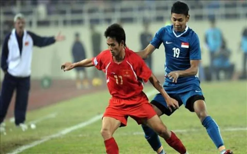 6 tran viet nam dau voi thai lan lam rung chuyen bong da dong nam a