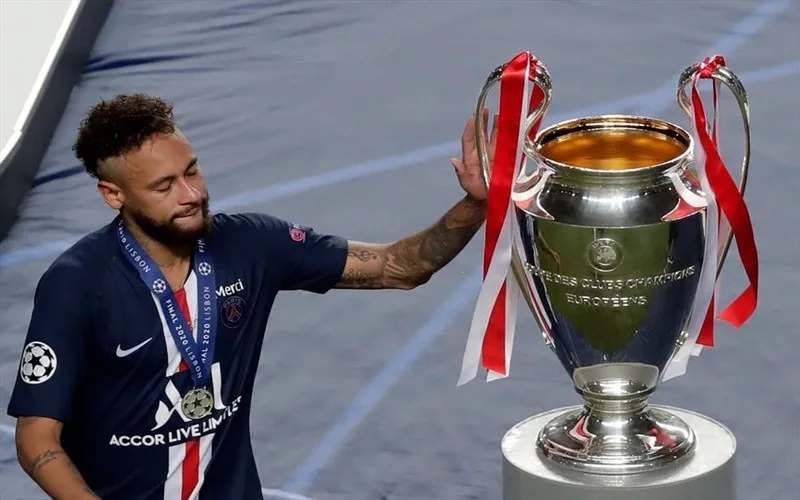 psg vo dich c1 may lan chuong vi dai cua ga khong lo nuoc phap