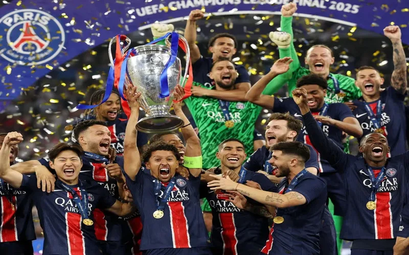 psg vo dich c1 may lan chuong vi dai cua ga khong lo nuoc phap