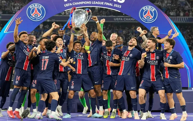 psg vo dich c1 may lan chuong vi dai cua ga khong lo nuoc phap