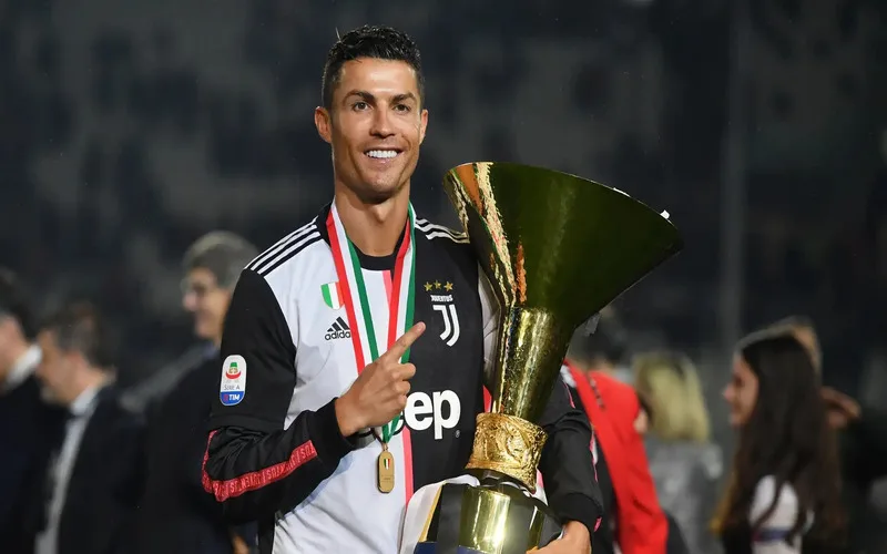 kham pha top 8 vua pha luoi serie a qua cac mua giai