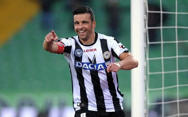 kham pha top 8 vua pha luoi serie a qua cac mua giai